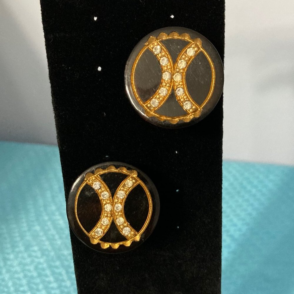 Vintage * Clip Earrings